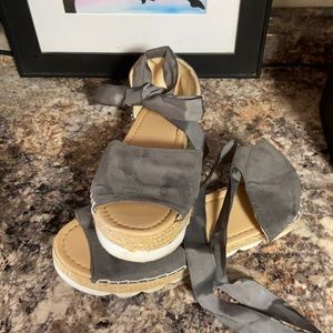 Shoe